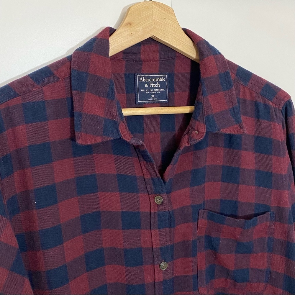 Abercrombie and Fitch women maroon navy plaid checkered button down shirt XL - Picture 2 of 12